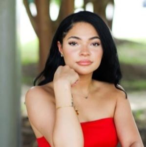 Meet your Posher, Alyssa